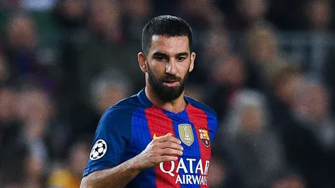 Arda Turan com a camisa do Barcelona quando era jogador. Foto: David Ramos/Getty Images