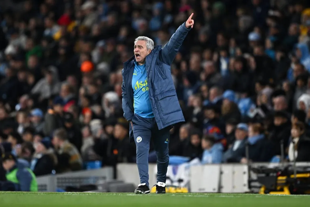 Juanma Lillo em ação pelo City (Photo by Gareth Copley/Getty Images)
