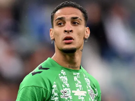 Antony sofre após vice na Conference League em Betis x Chelsea