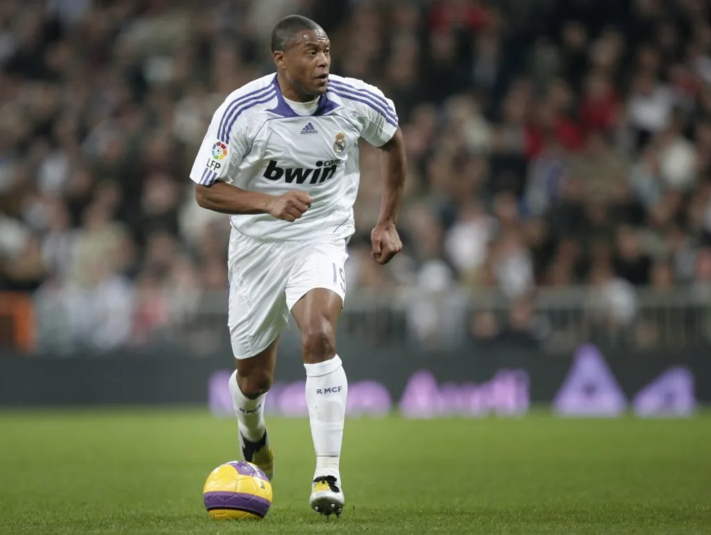 Júlio Baptista nos tempos de Real Madrid.  (Photo by Jasper Juinen/Getty Images)