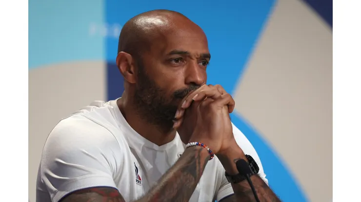 Henry fala da seca de títulos do Arsenal