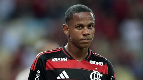 Flamengo deve receber ofertas por Wallace Yan.