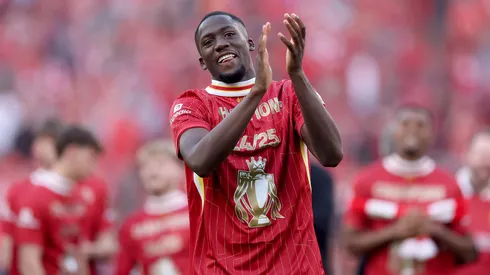Ibrahima Konaté comemora título da Premier League