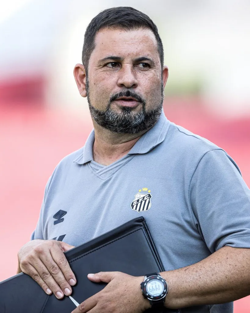 Caio Couto durante jogo do Santos Feminino. Foto: Reinaldo Campos/Flickr SFC