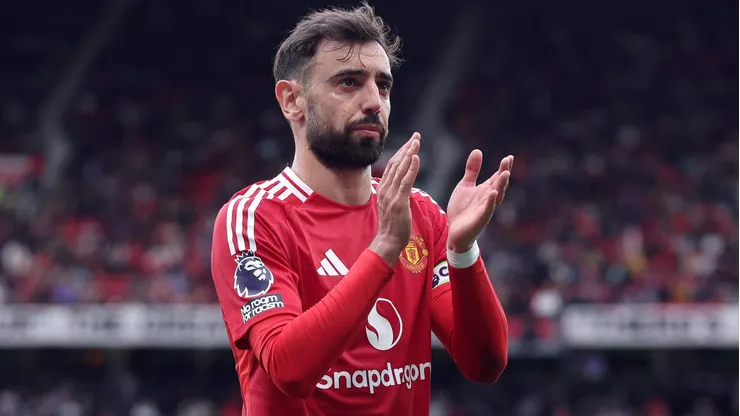 Al-Hilal atende exigências de Bruno Fernandes e saída do Manchester United fica mais próxima. (Photo by Alex Livesey/Getty Images)