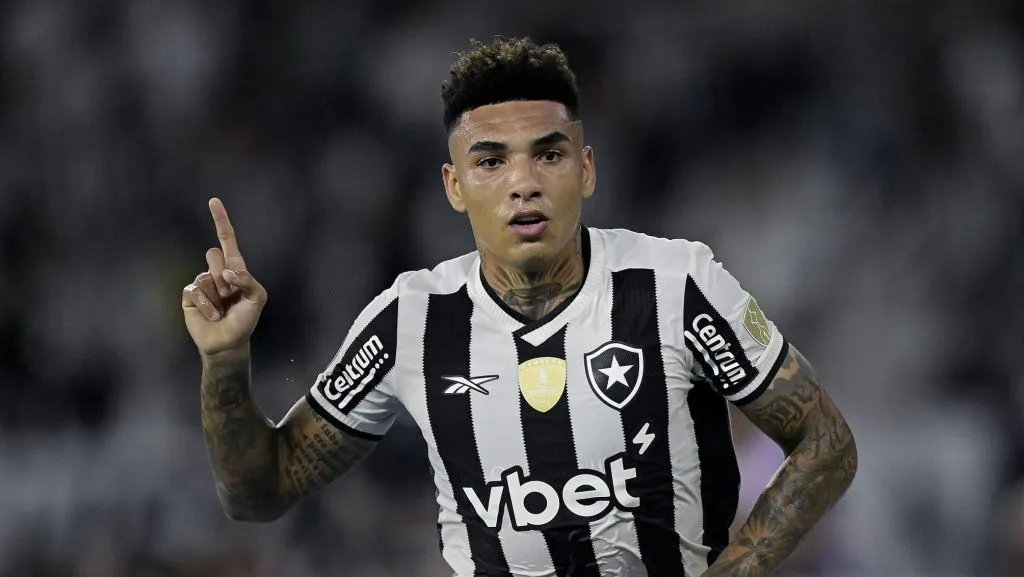 RJ - RIO DE JANEIRO - 27/05/2025 - COPA LIBERTADORES 2025, BOTAFOGO X UNIVERSIDAD DE CHILE - Igor Jesus jogador do Botafogo comemora seu gol durante partida contra o Universidad de Chile no estadio Engenhao pelo campeonato Copa Libertadores 2025.