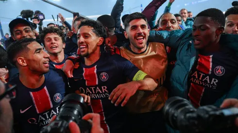 Jogadores do PSG comemoram classificação na Champions League (Photo by David Ramos/Getty Images)