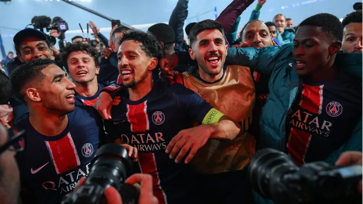 Jogadores do PSG comemoram classificação na Champions League (Photo by David Ramos/Getty Images)