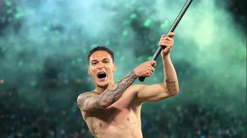 Antony se despediu do Real Betis antes de voltar ao United. Foto: Fran Santiago/Getty Images