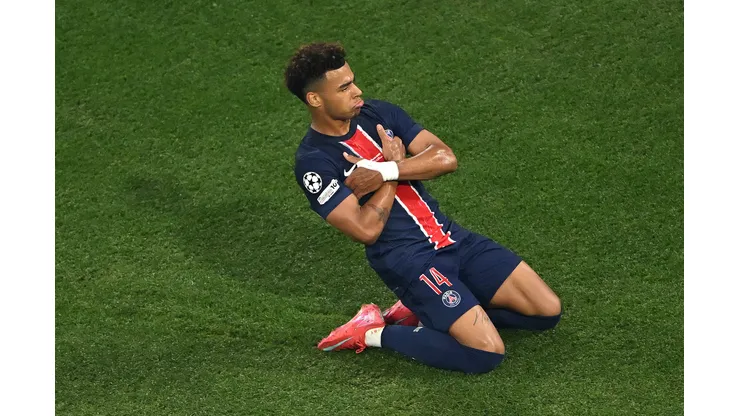 Na final da Champions League de 2025, Désiré Doué fez história ao se tornar o terceiro adolescente a marcar em uma decisão da competição. (Foto: Dan Mullan/Getty Images)