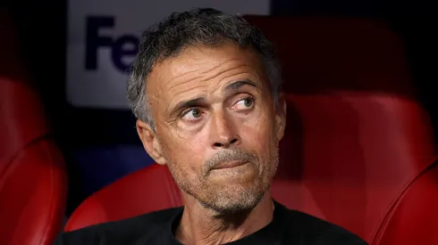 Luis Enrique é campeão com o PSG.