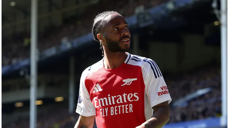 Arsenal não fará esforços para manter Sterling, do Chelsea, no clube.