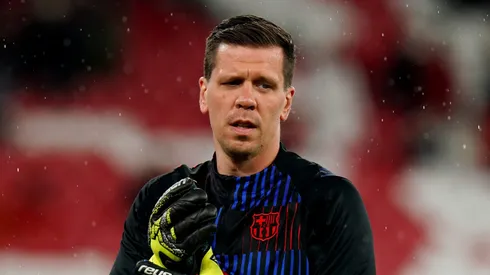 Concorrente de Szczesny no Barcelona, Remiro comenta interesse do clube.