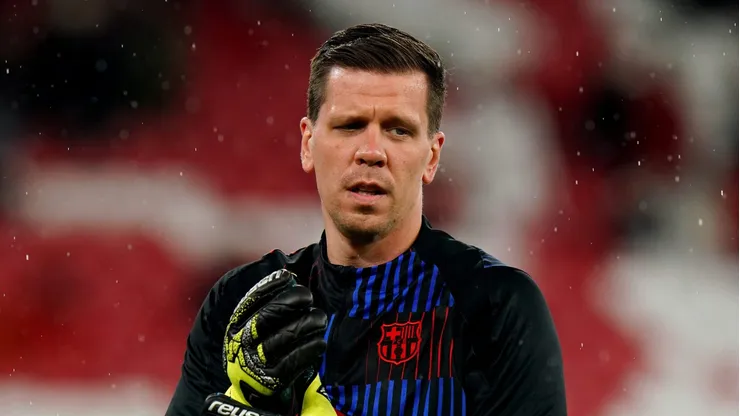 Concorrente de Szczesny no Barcelona, Remiro comenta interesse do clube.