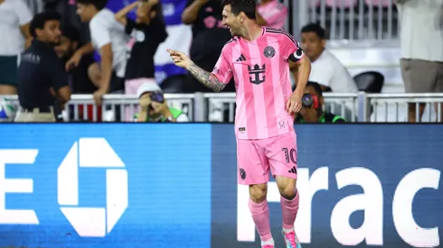 A Arábia Saudita intensifica suas negociações para trazer Lionel Messi e consolidar a liga local como um polo do futebol mundial. (Foto de Megan Briggs/Getty Images)