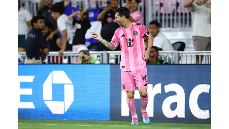 A Arábia Saudita intensifica suas negociações para trazer Lionel Messi e consolidar a liga local como um polo do futebol mundial. (Foto de Megan Briggs/Getty Images)