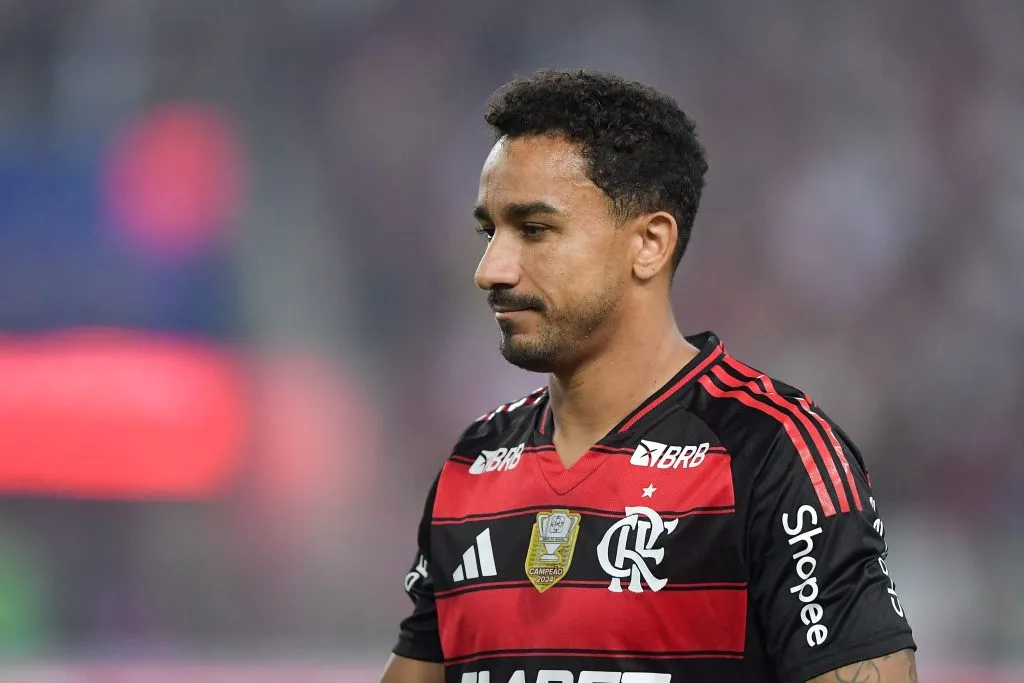 Danilo jogador do Flamengo durante partida contra o Fortaleza no estádio Maracanã pelo campeonato Brasileiro A 2025. Foto: Thiago Ribeiro/AGIF