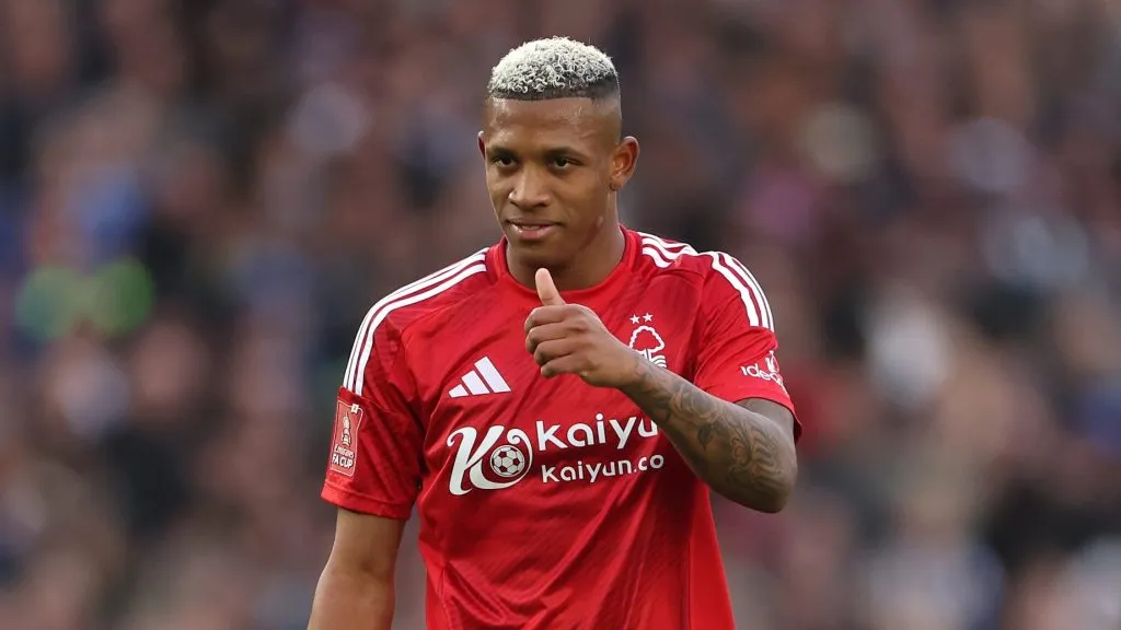 BRIGHTON, INGLATERRA - 29 DE MARÇO: Danilo do Nottingham Forest durante a partida das quartas de final da Emirates FA Cup entre Brighton &amp; Hove Albion e Nottingham Forest no Amex Stadium em 29 de março de 2025 em Brighton, Inglaterra.