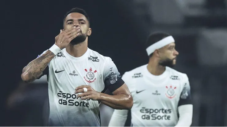 Corinthians confirma lesão do meio-campista Raniele.