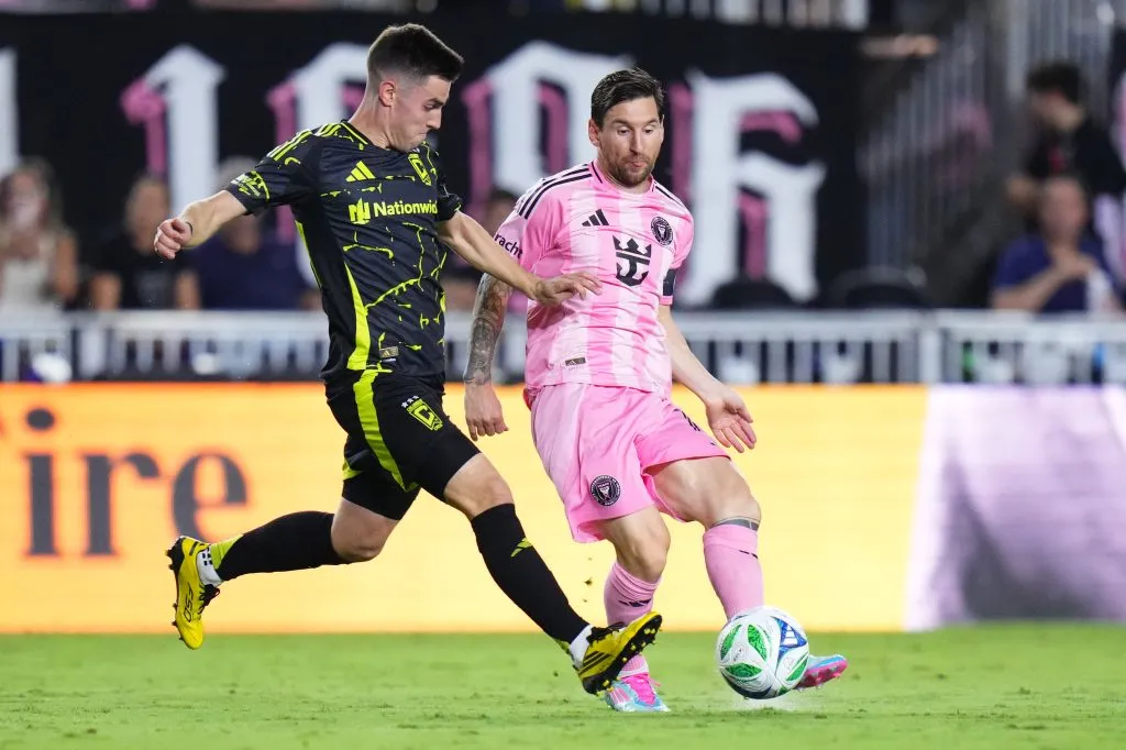 Messi em jogo do Inter Miami. (Photo by Rich Storry/Getty Images)