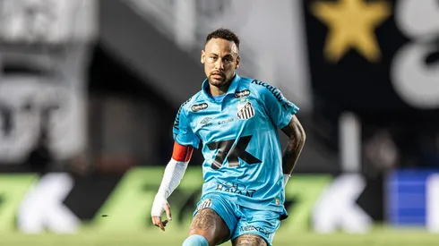 Neymar com a camisa azul do Peixe. Foto: Raul Baretta/Flickr Santos