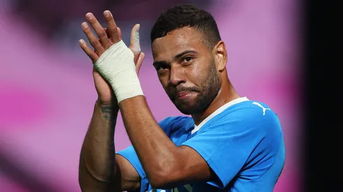 Renan Lodi em jogo do Al-Hilal. Foto: Yasser Bakhsh/Getty Images