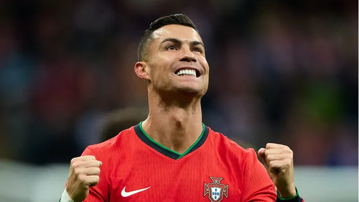 Cristiano Ronaldo responde sobre atuar no futebol brasileiro após procura do Fluminense. (Photo by Rafal Oleksiewicz/Getty Images)