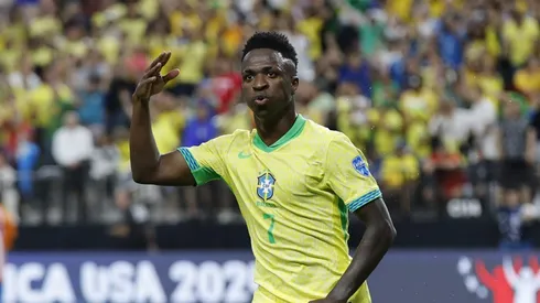 Vini Jr e Estêvão no sistema ofensivo da Seleção Brasileira. Foto: Kevork Djansezian/Getty Images
