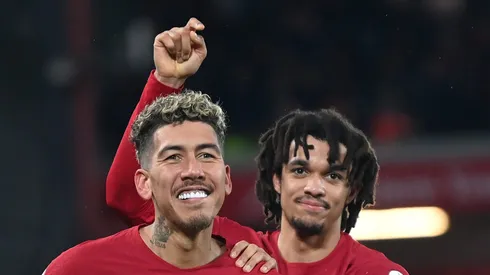 Firmino e Alexander-Arnold juntos nos tempos de Liverpool. Foto: Michael Regan/Getty Images