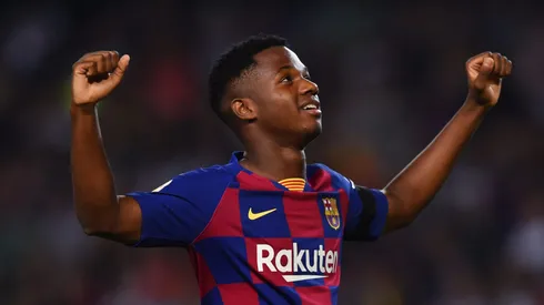 Barcelona elenca cinco saídas após acerto de Ansu Fati com o Monaco.