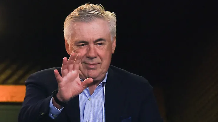 Carlo Ancelotti no camarote em jogo do Botafogo