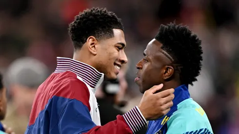 Há uma crise entre Bellingham e Vini Jr. (Photo by Mike Hewitt/Getty Images)