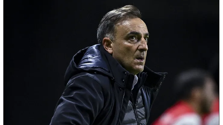 Clube busca juventude e potencial para reforçar a defesa. (Foto: Octavio Passos/Getty Images)