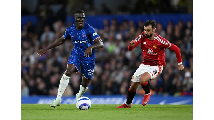 Chelsea, Manchester United, Napoli e outros clubes estão na disputa pelo zagueiro, atualmente no Al-Nassr. (Foto de Shaun Botterill/Getty Images)