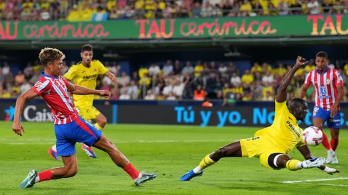 As tratativas envolvem o Atlético de Madrid e podem incluir a ida de Álex Baena ao clube colchonero. (Foto de Aitor Alcalde/Getty Images)