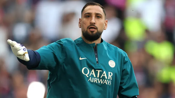 Gianluigi Donnarumma antes de jogo do PSG