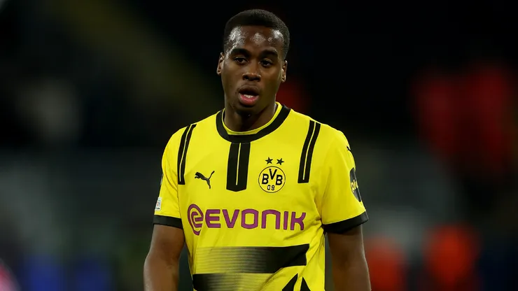 Jamie Bynoe-Gittens em jogo do Dortmund