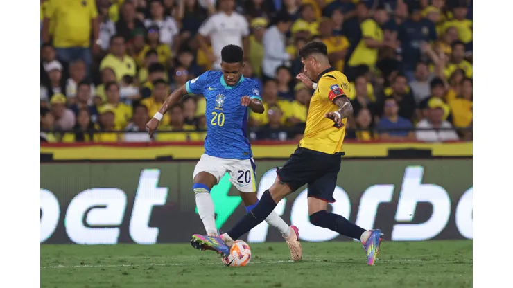 Estêvão em ação contra o Equador