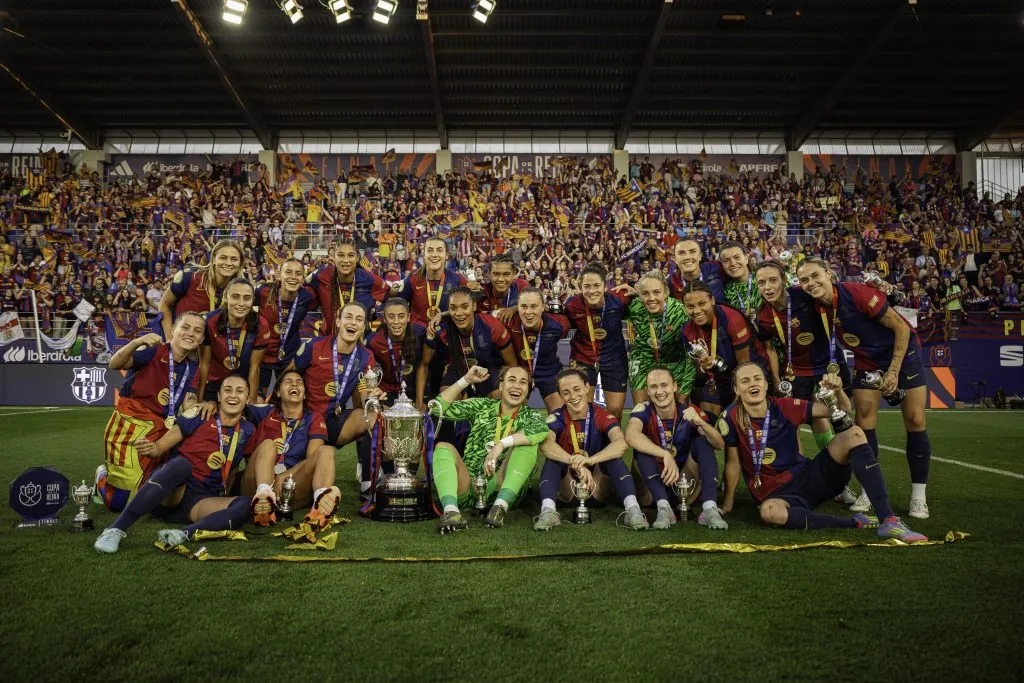 Jogadoras do Barcelona na comemoração do título da Copa da Rainha (Reprodução/Barcelona)