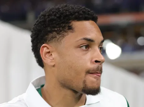 Deco analisa passagem de Vitor Roque no Barcelona