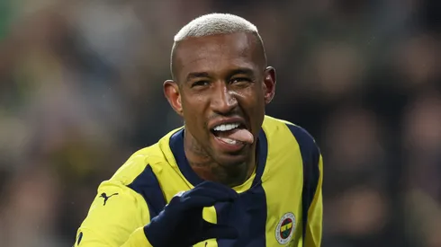 Anderson Talisca tem mais um ano de contrato com o Fenerbahçe. Foto: Ahmad Mora/Getty Images