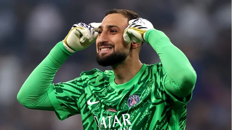 Barcelona decide contratar Donnarumma para substituir Ter Stegen e PSG impõe condição para acordo. (Photo by Lars Baron/Getty Images)