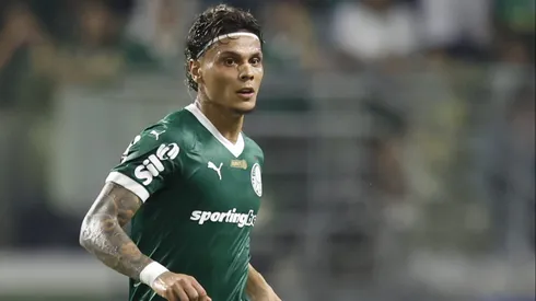 Richard Ríos em jogo do Palmeiras. Atlético de Madrid tem interesse no colombiano. Foto: Miguel Schincariol/Getty Images