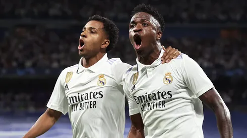Rodrygo e Vini Jr estão sendo cogitados a saírem do Real Madrid. Porém, de um lado Rodry gostaria de ir para o Liverpool, mas também quer ajudar o Real, e poderia ficar feliz caso Vini Jr saísse para atuar em uma posição que prefere. Do outro lado, Vini tem sua renovação paralisada, mas o salário é um entrave