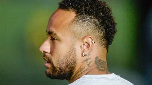 Neymar visita hotel da Seleção antes do jogo contra o Paraguai e Fanáticos reagem.