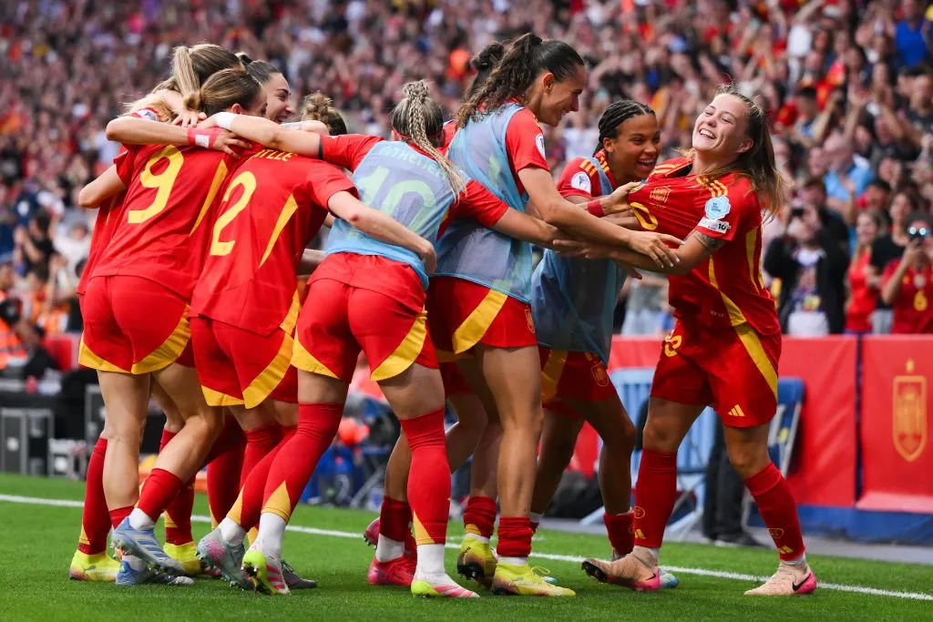 Jogadoras da Espanha comemoram gol (Photo by David Ramos/Getty Images)