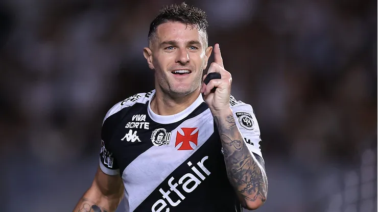 Boca Juniors faz nova sondagem por Vegetti, do Vasco, e se anima com resposta do centroavante. (Photo by Buda Mendes/Getty Images)