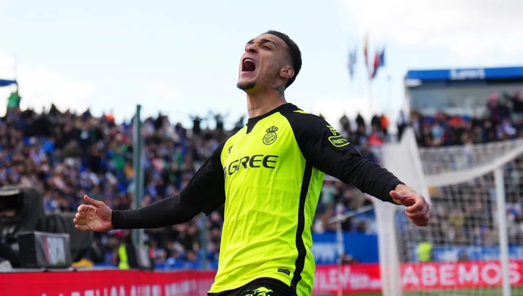 Antony pode ser substituído no Real Betis por Chiesa, do Liverpool