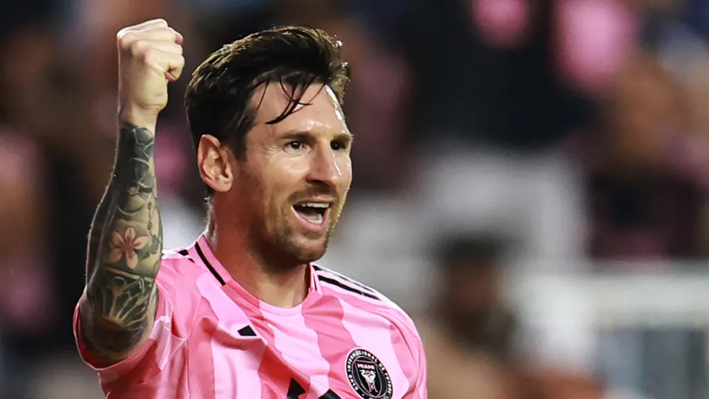 Lionel Messi comemora em partida pelo Inter Miami (Photo by Carmen Mandato/Getty Images)