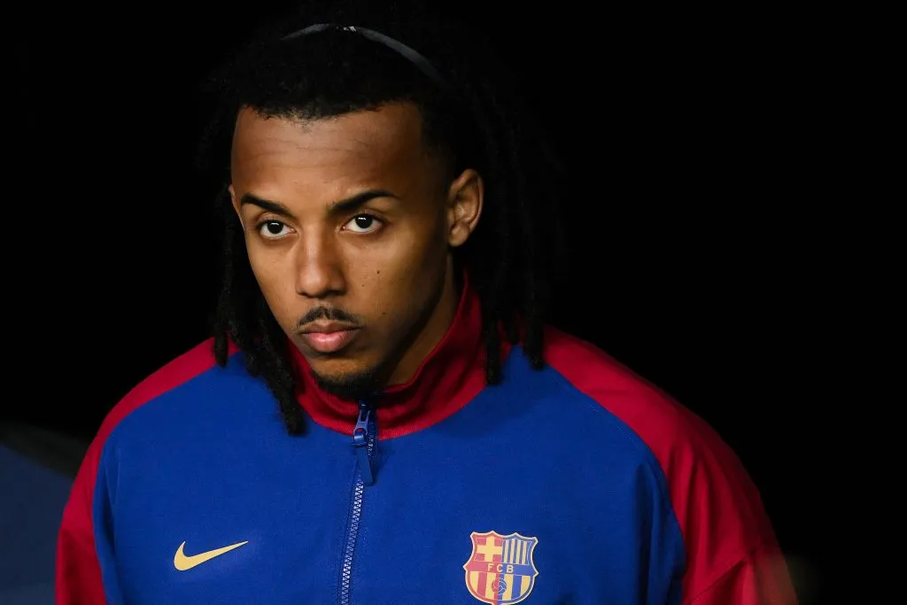 Koundé na partida diante da Inter (Photo by David Ramos/Getty Images)